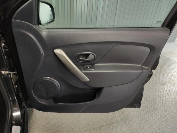 Renault Sandero II Рестайлинг с пробегом 2021 года, цена 1 199 000 рублей, 57472 км, хэтчбек, Автокод Объявления