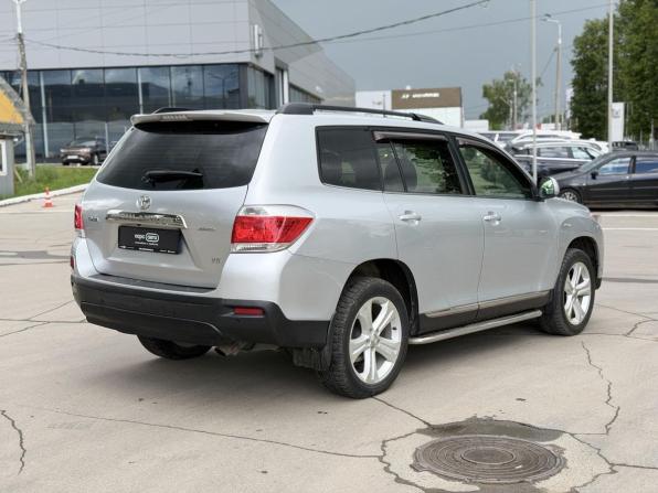 Toyota Highlander II (XU40) Рестайлинг с пробегом 2012 года, цена 1 799 000 рублей, 136137 км, внедорожник, Автокод Объявления