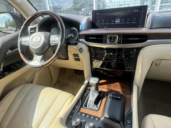 Lexus LX III Рестайлинг 2 с пробегом 2017 года, цена 6 250 000 рублей, 221348 км, внедорожник, Автокод Объявления
