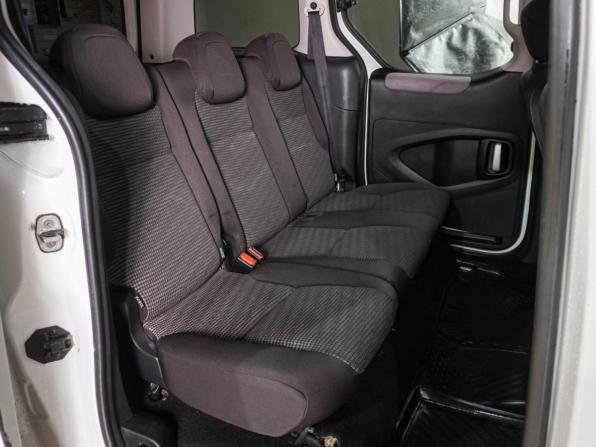 Peugeot Partner II с пробегом 2011 года, цена 679 000 рублей, 236359 км, компактвэн, Автокод Объявления