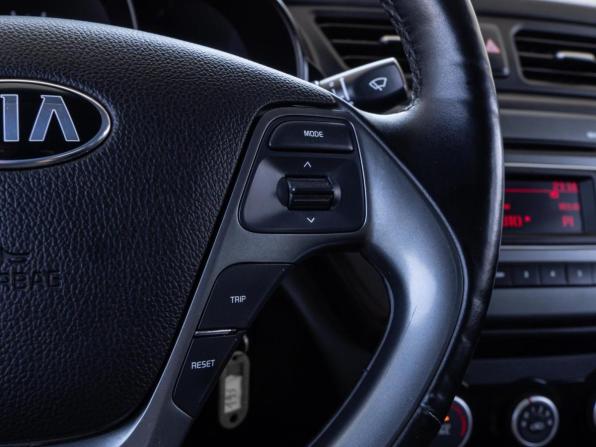 Kia Rio III Рестайлинг с пробегом 2016 года, цена 960 000 рублей, 198040 км, седан, Автокод Объявления