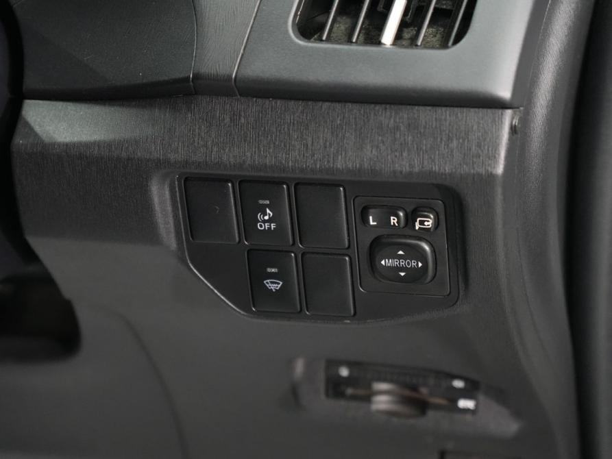 Toyota Prius III Рестайлинг (XW30) Новосибирск  - изображение 21