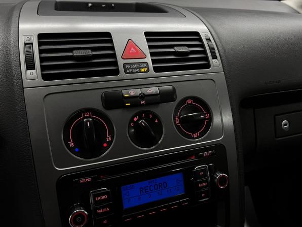 Volkswagen Touran I Рестайлинг с пробегом 2008 года, цена 875 000 рублей, 179712 км, компактвэн, Автокод Объявления