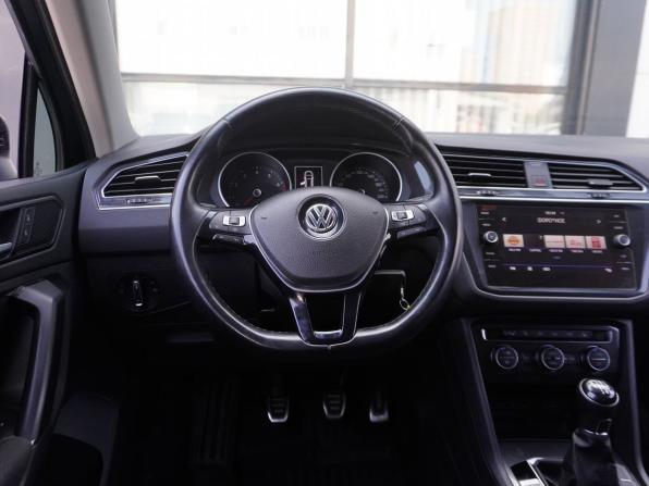Volkswagen Tiguan II с пробегом 2019 года, цена 2 285 000 рублей, 133770 км, внедорожник, Автокод Объявления