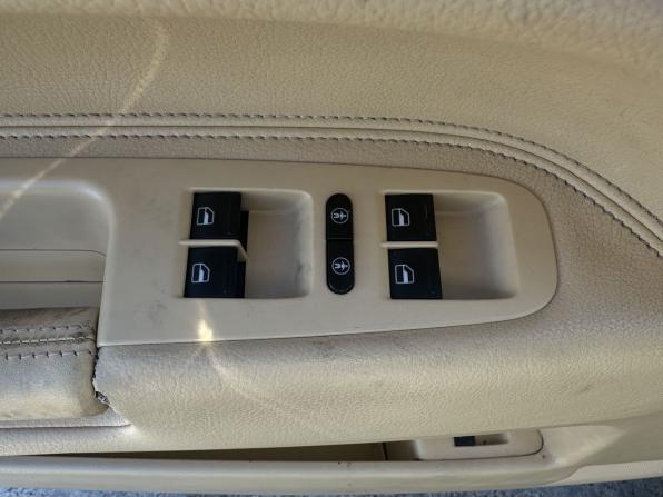 Volkswagen Touareg I Рестайлинг с пробегом 2006 года, цена 699 000 рублей, 265600 км, внедорожник, Автокод Объявления