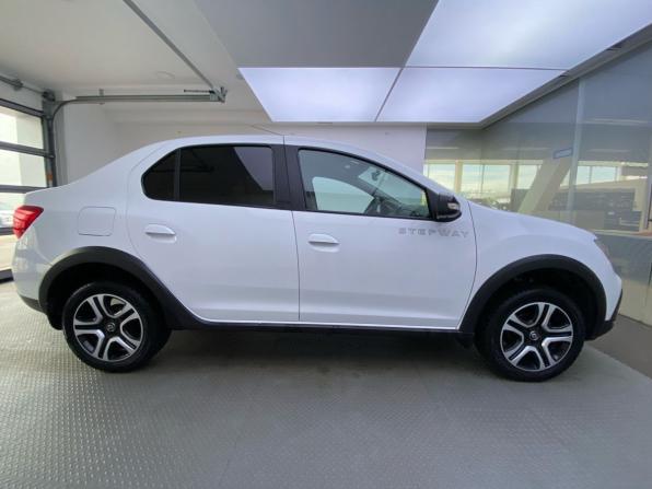 Renault Logan II Рестайлинг с пробегом 2018 года, цена 1 199 000 рублей, 111750 км, седан, Автокод Объявления