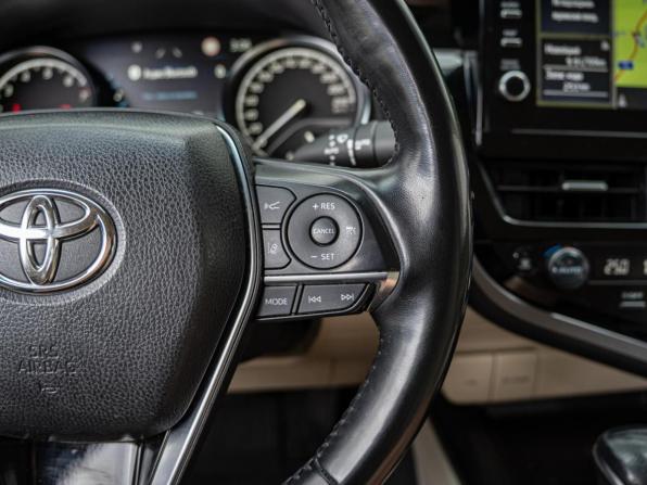 Toyota Camry VIII (XV70) Рестайлинг с пробегом 2021 года, цена 2 850 000 рублей, 68297 км, седан, Автокод Объявления