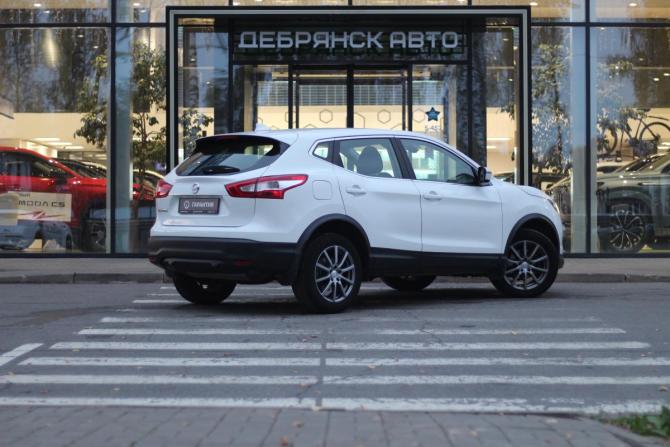 Nissan Qashqai II с пробегом 2018 года, цена 1 615 000 рублей, 45003 км, внедорожник, Автокод Объявления