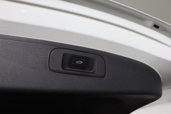 Geely Coolray I Рестайлинг с пробегом 2024 года, цена 2 299 990 рублей, 19517 км, внедорожник, Автокод Объявления