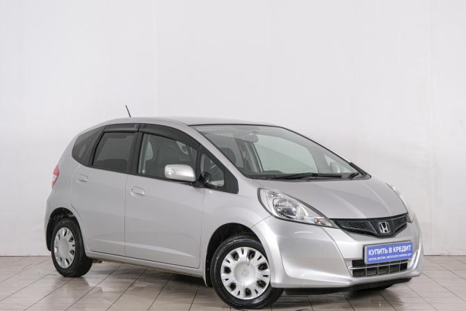 Honda Fit II с пробегом 2011 года, цена 1 079 000 рублей, 67000 км, хэтчбек, Автокод Объявления