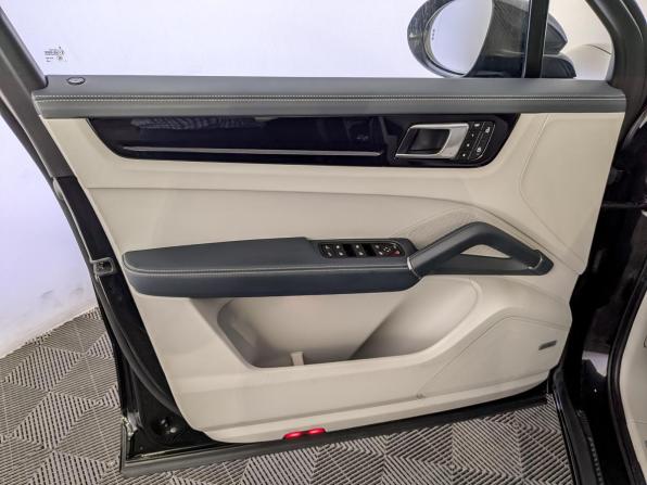 Porsche Cayenne III с пробегом 2023 года, цена 12 620 000 рублей, 15408 км, внедорожник, Автокод Объявления