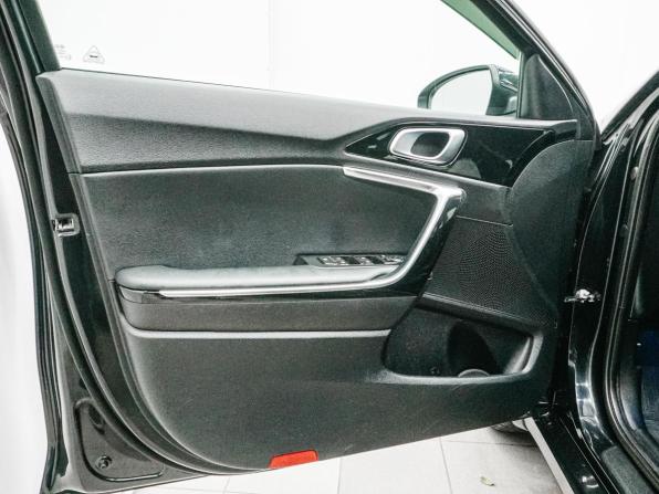 Kia Ceed III с пробегом 2019 года, цена 1 529 000 рублей, 135198 км, хэтчбек, Автокод Объявления