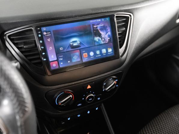 Hyundai Solaris II с пробегом 2018 года, цена 1 040 000 рублей, 161340 км, седан, Автокод Объявления