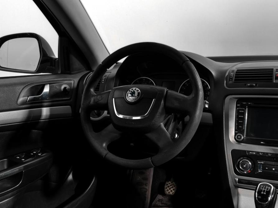 Skoda Octavia II (A5) Рестайлинг Санкт-Петербург  - изображение 15