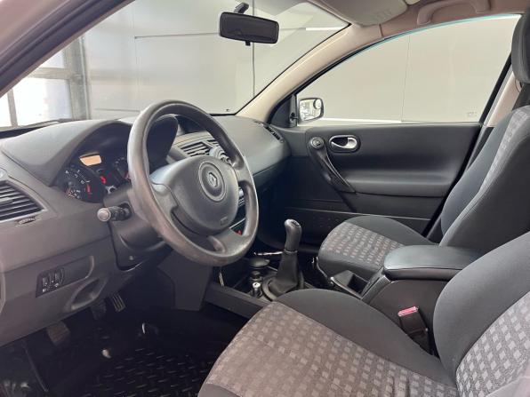 Renault Megane II Рестайлинг с пробегом 2006 года, цена 399 000 рублей, 220381 км, седан, Автокод Объявления