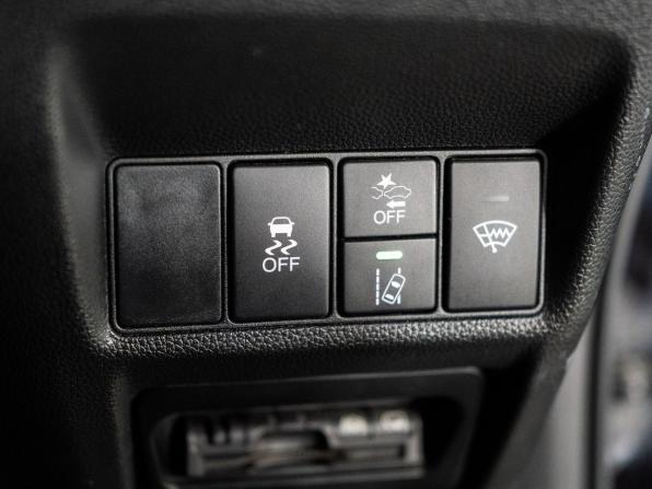 Honda Stepwgn V с пробегом 2015 года, цена 1 800 000 рублей, 99448 км, минивэн, Автокод Объявления