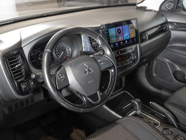 Mitsubishi Outlander III Рестайлинг 3 с пробегом 2019 года, цена 1 886 800 рублей, 129193 км, внедорожник, Автокод Объявления