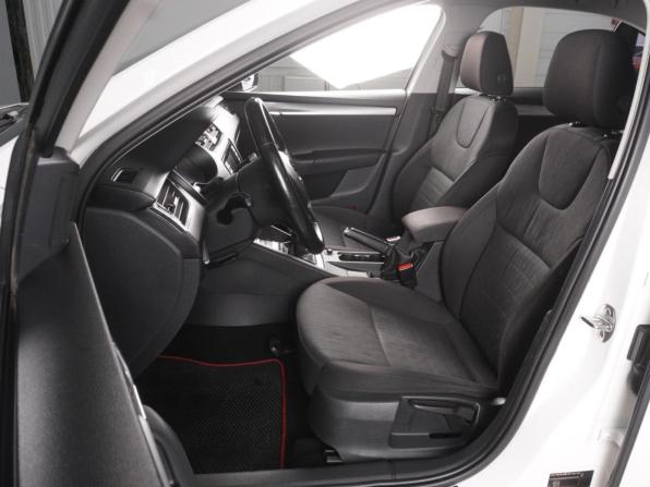 Skoda Octavia III (A7) с пробегом 2015 года, цена 1 599 000 рублей, 218798 км, лифтбек, Автокод Объявления