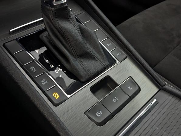 Skoda Superb III Рестайлинг с пробегом 2022 года, цена 3 400 000 рублей, 73321 км, лифтбек, Автокод Объявления