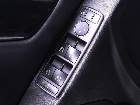 Mercedes-Benz C-Класс III (W204) Рестайлинг с пробегом 2012 года, цена 1 339 000 рублей, 200500 км, седан, Автокод Объявления