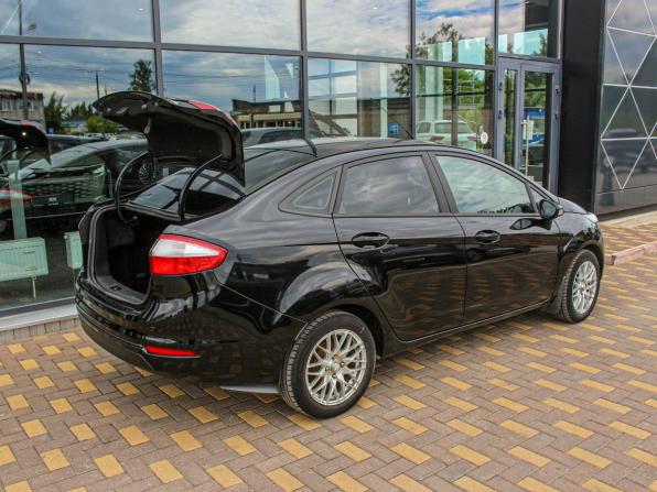Ford Fiesta Mk6 Рестайлинг с пробегом 2016 года, цена 845 000 рублей, 89080 км, седан, Автокод Объявления