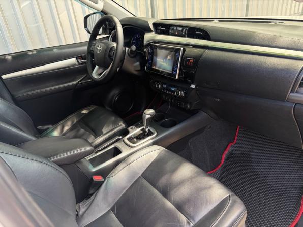Toyota Hilux VIII с пробегом 2016 года, цена 3 399 900 рублей, 239000 км, пикап, Автокод Объявления