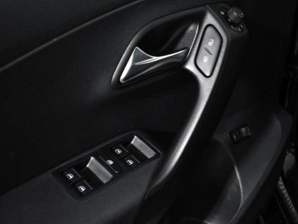 Volkswagen Polo V Рестайлинг с пробегом 2020 года, цена 1 360 000 рублей, 97819 км, седан, Автокод Объявления