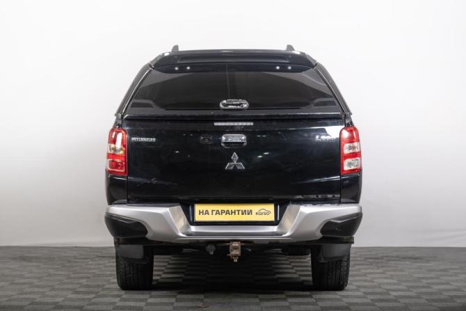 Mitsubishi L200 V с пробегом 2017 года, цена 2 899 000 рублей, 233000 км, offers.body_type.unknown, Автокод Объявления