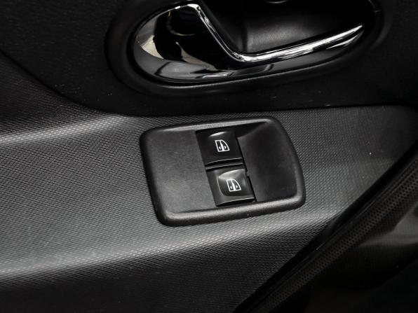 Renault Sandero II Рестайлинг с пробегом 2020 года, цена 1 300 000 рублей, 76514 км, хэтчбек, Автокод Объявления