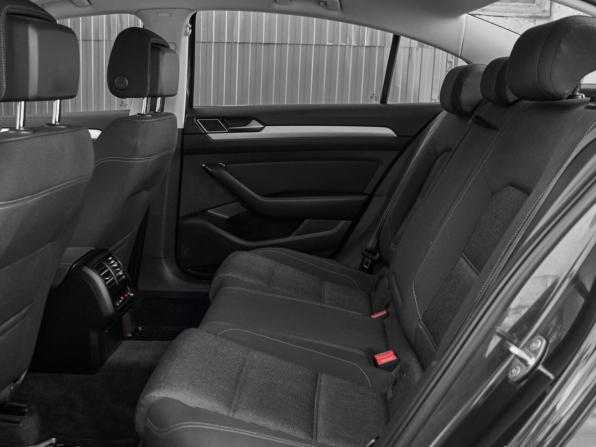 Volkswagen Passat B8 с пробегом 2015 года, цена 1 710 000 рублей, 143568 км, седан, Автокод Объявления