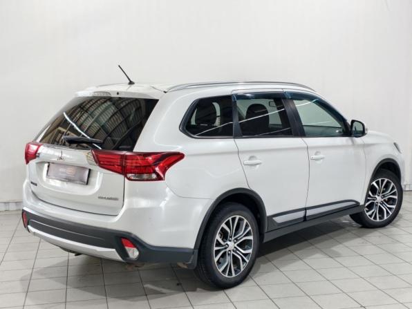 Mitsubishi Outlander III Рестайлинг 2 с пробегом 2015 года, цена 1 729 000 рублей, 204120 км, внедорожник, Автокод Объявления