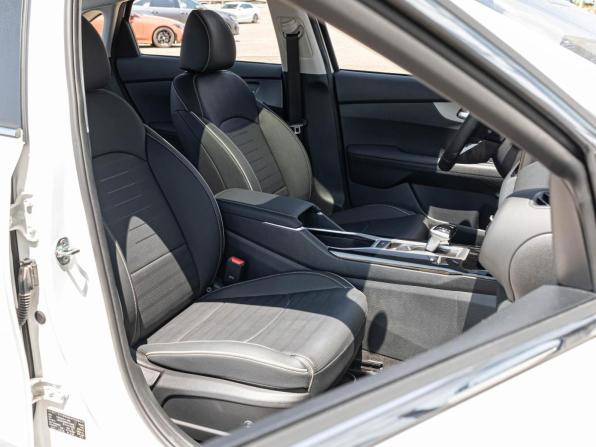 Kia K3 II (China Market) Рестайлинг с пробегом 2026 года, цена 2 505 000 рублей, 128 км, седан, Автокод Объявления