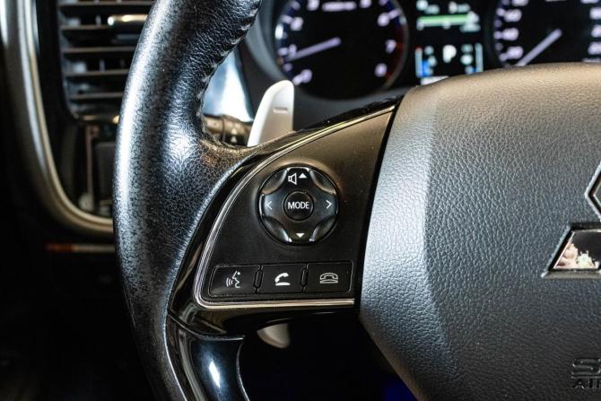 Mitsubishi Outlander III Рестайлинг 2 с пробегом 2015 года, цена 1 579 000 рублей, 157025 км, внедорожник, Автокод Объявления