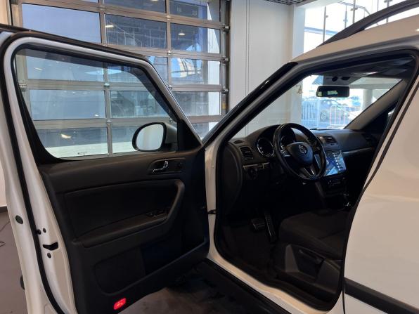 Skoda Yeti I Рестайлинг с пробегом 2014 года, цена 1 095 000 рублей, 180872 км, внедорожник, Автокод Объявления