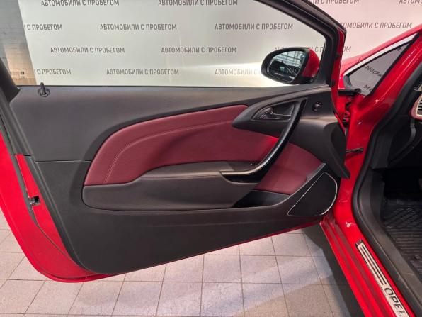 Opel Astra J Рестайлинг с пробегом 2014 года, цена 879 000 рублей, 161000 км, хэтчбек, Автокод Объявления