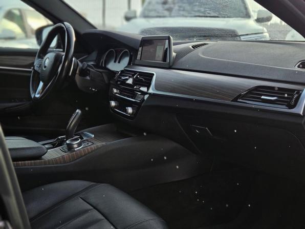 BMW 5 серии VII (G30/G31/G38) с пробегом 2018 года, цена 2 500 000 рублей, 156000 км, универсал, Автокод Объявления