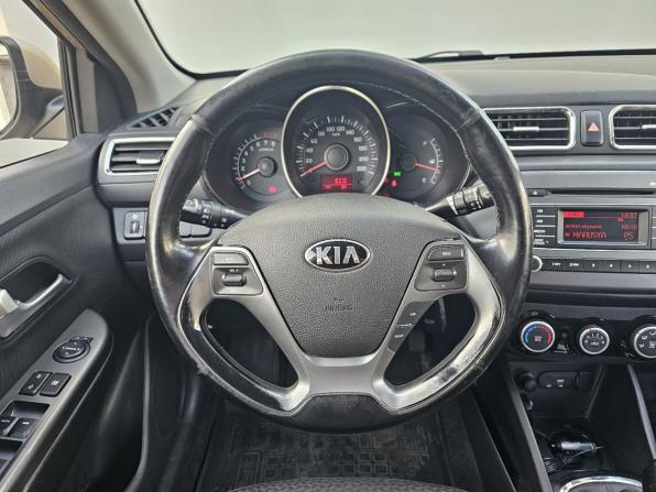 Kia Rio III Рестайлинг с пробегом 2015 года, цена 999 000 рублей, 165270 км, седан, Автокод Объявления