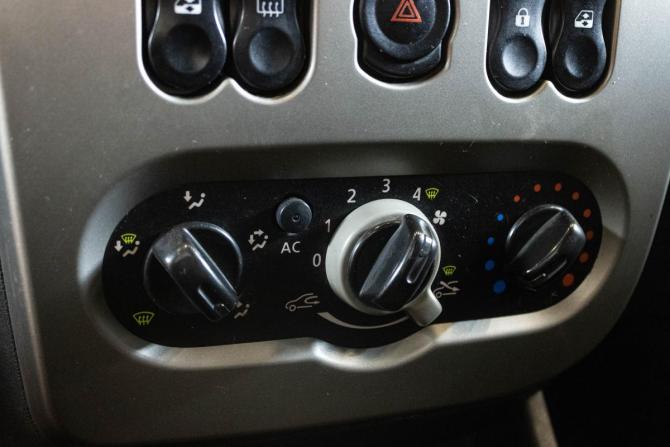 Renault Logan I Рестайлинг с пробегом 2011 года, цена 349 000 рублей, 316478 км, седан, Автокод Объявления