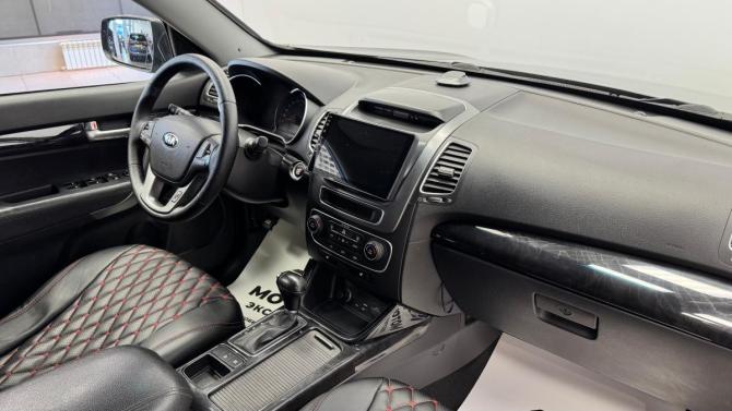 Kia Sorento II Рестайлинг с пробегом 2015 года, цена 1 850 000 рублей, 115085 км, внедорожник, Автокод Объявления