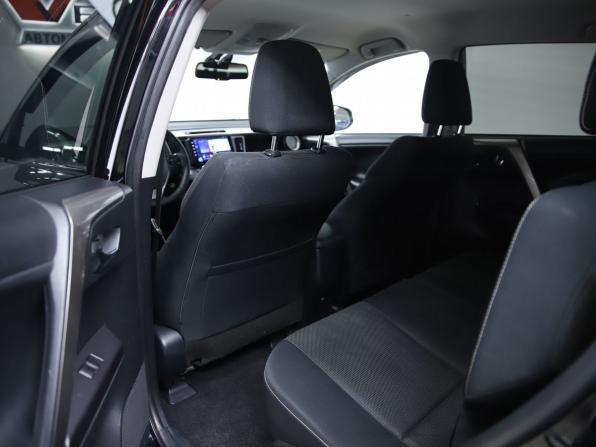 Toyota RAV4 IV (XA40) Рестайлинг с пробегом 2018 года, цена 2 350 000 рублей, 129902 км, внедорожник, Автокод Объявления