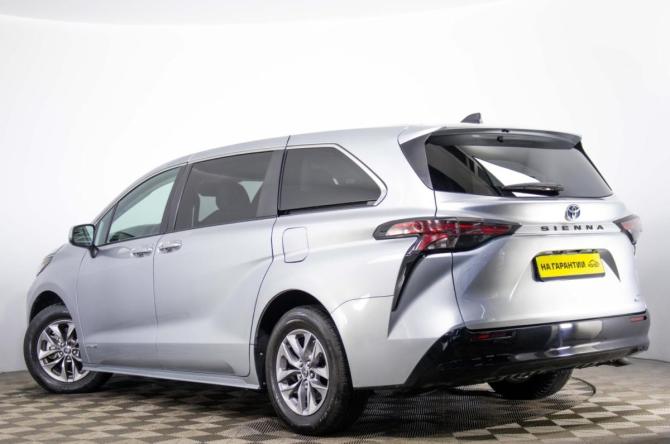 Toyota Sienna IV с пробегом 2021 года, цена 3 899 000 рублей, 5000 км, минивэн, Автокод Объявления