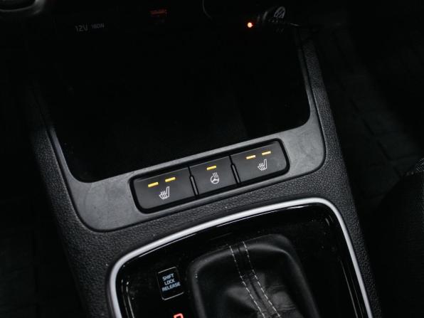 Kia Rio IV Рестайлинг с пробегом 2022 года, цена 2 236 000 рублей, 28826 км, хэтчбек, Автокод Объявления