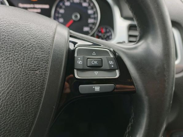 Volkswagen Touareg II с пробегом 2012 года, цена 1 700 000 рублей, 330375 км, внедорожник, Автокод Объявления