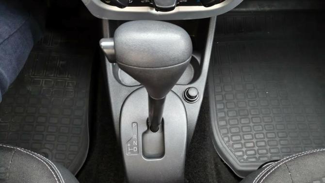 Renault Sandero I с пробегом 2014 года, цена 679 900 рублей, 184040 км, хэтчбек, Автокод Объявления