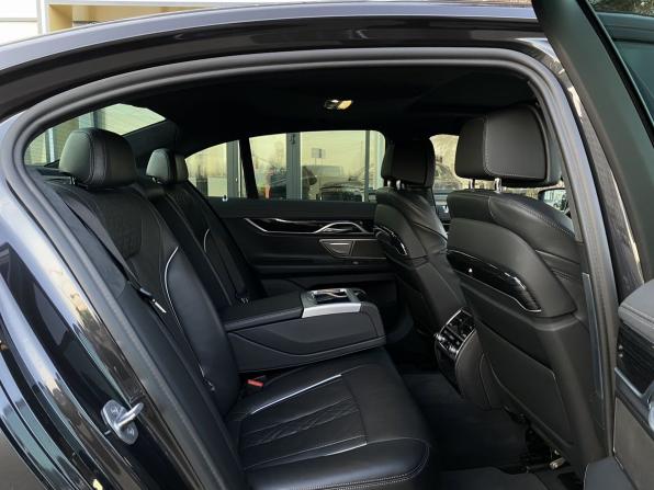 BMW 7 серии VI (G11/G12) Рестайлинг с пробегом 2022 года, цена 6 999 000 рублей, 63744 км, седан, Автокод Объявления