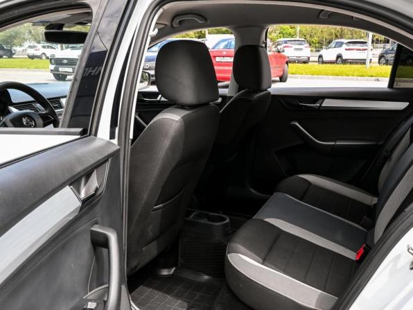 Skoda Rapid I Рестайлинг с пробегом 2019 года, цена 1 444 000 рублей, 159955 км, лифтбек, Автокод Объявления