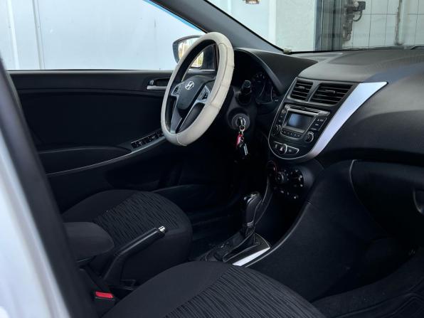 Hyundai Solaris I Рестайлинг с пробегом 2014 года, цена 870 000 рублей, 195649 км, седан, Автокод Объявления
