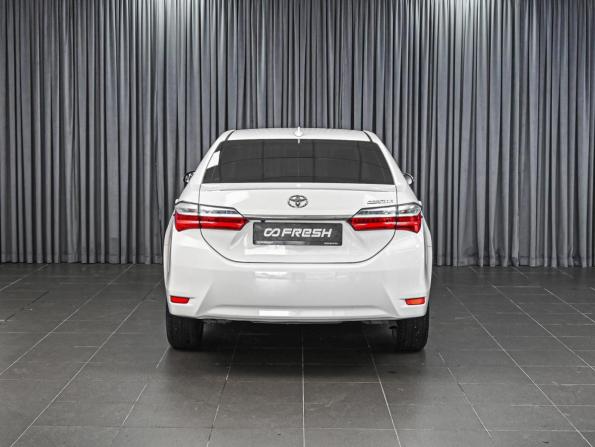 Toyota Corolla XI (E160 E170 E180) Рестайлинг 1 с пробегом 2018 года, цена 1 580 000 рублей, 119277 км, седан, Автокод Объявления