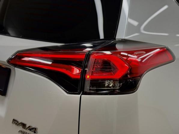 Toyota RAV4 IV (XA40) Рестайлинг с пробегом 2018 года, цена 2 615 000 рублей, 108560 км, внедорожник, Автокод Объявления