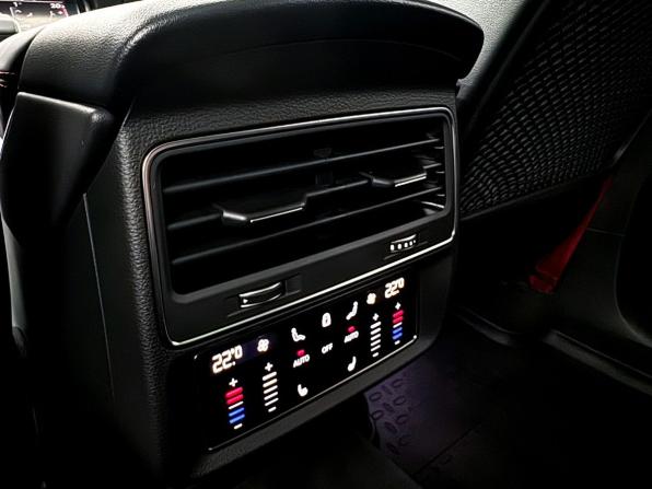 Audi Q8 I (4M) Рестайлинг с пробегом 2024 года, цена 12 200 000 рублей, 18500 км, внедорожник, Автокод Объявления